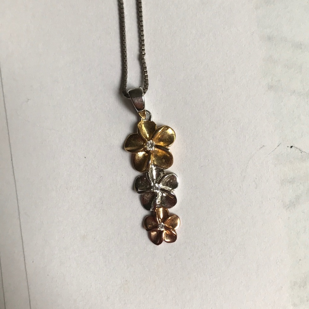 Flower necklace